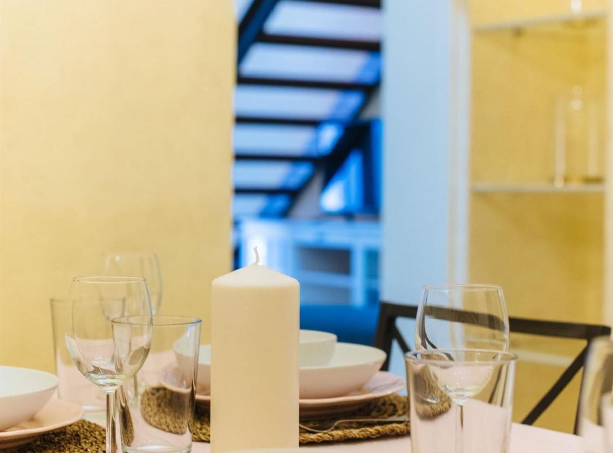 Pajaritos Suite Apartment - Private Parking Included Севилья Экстерьер фото